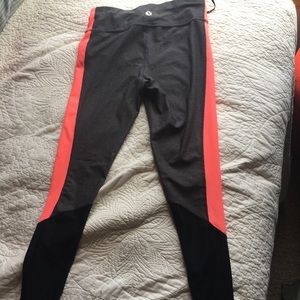 Athletic leggings with tie